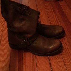 Size 10 Frye Veronica Short Boots
